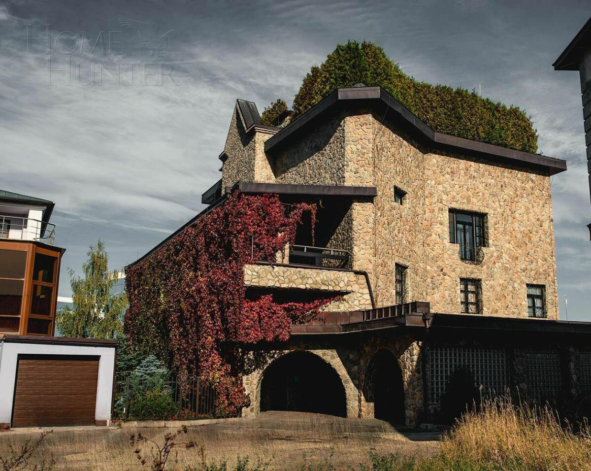 6-этажный коттедж 1 200 м² с отделкой