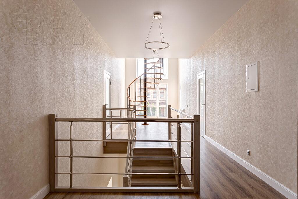 2-этажный коттедж 450 м² с отделкой