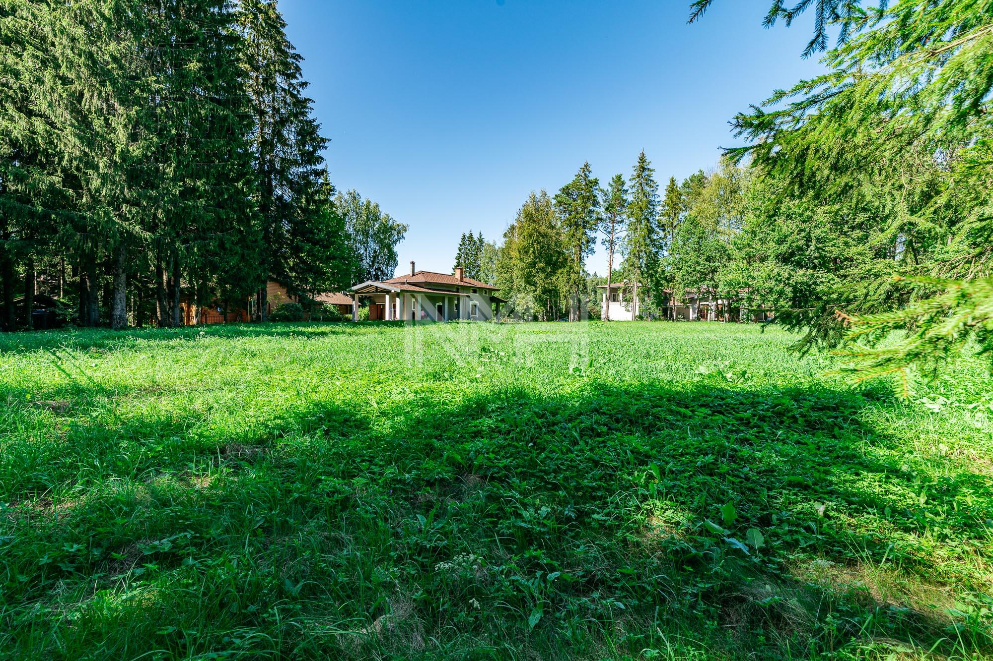 2-этажный коттедж 1 638 м² без отделки