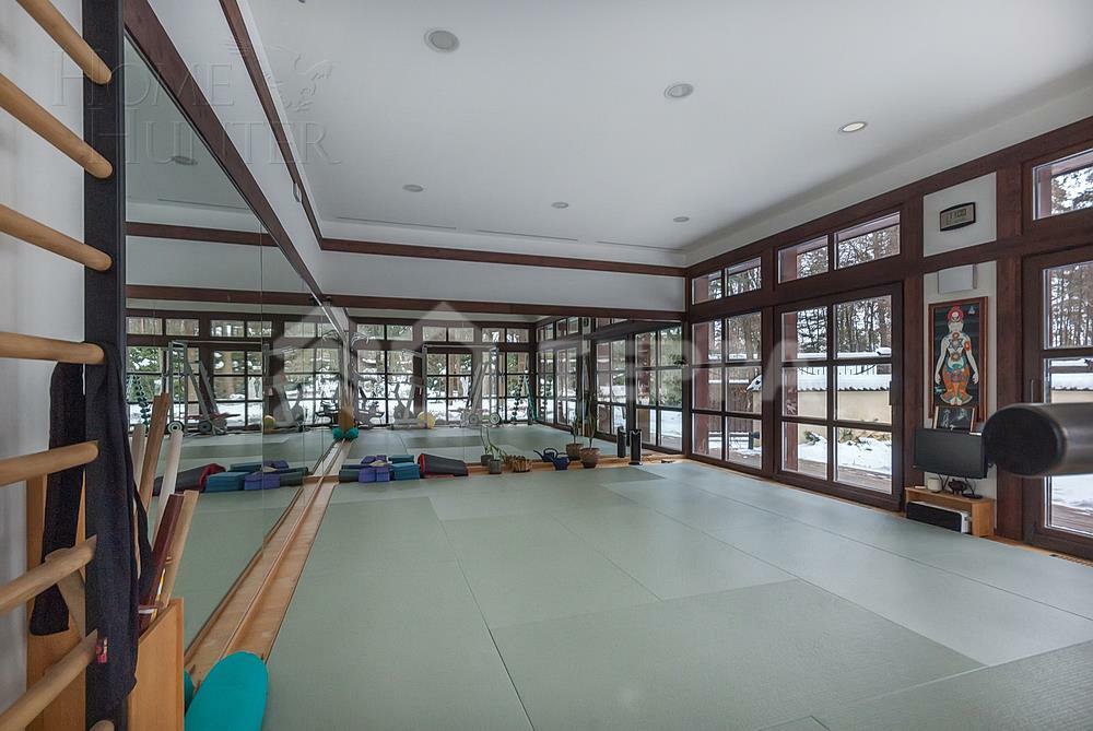 2-этажный коттедж 1 300 м² с отделкой