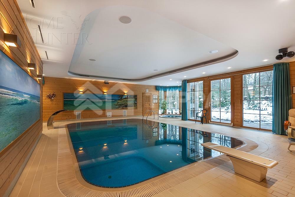 2-этажный коттедж 1 300 м² с отделкой