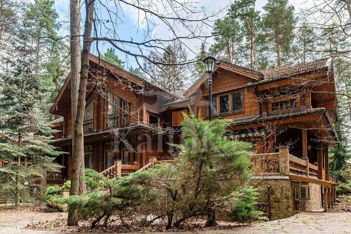 2-этажный коттедж 1 175.7 м² с отделкой