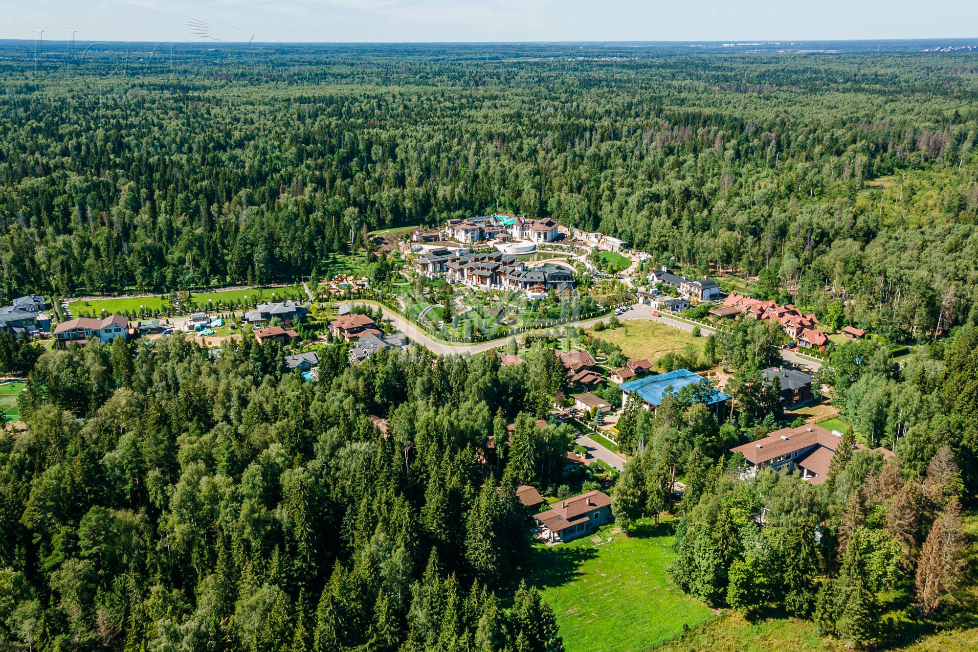 2-этажный коттедж 1 638 м² без отделки