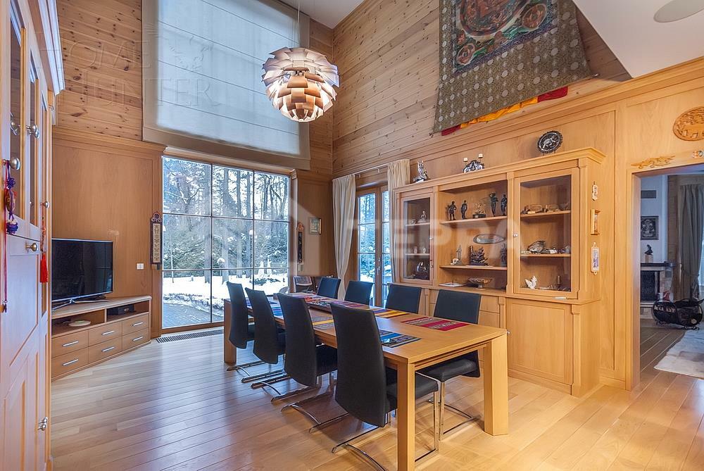 2-этажный коттедж 1 300 м² с отделкой