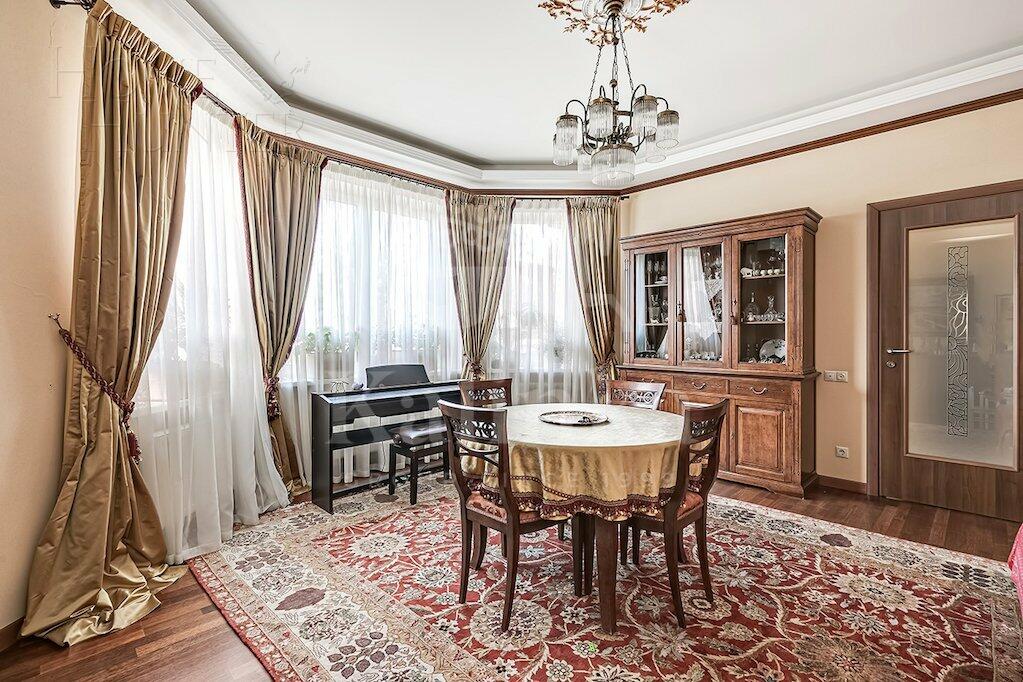 2-этажный коттедж 320 м² с отделкой