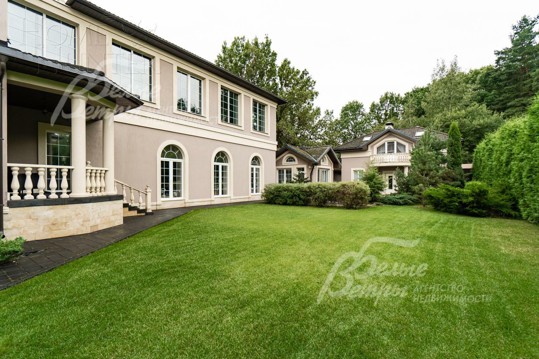 3-этажный коттедж 1 162 м² с отделкой