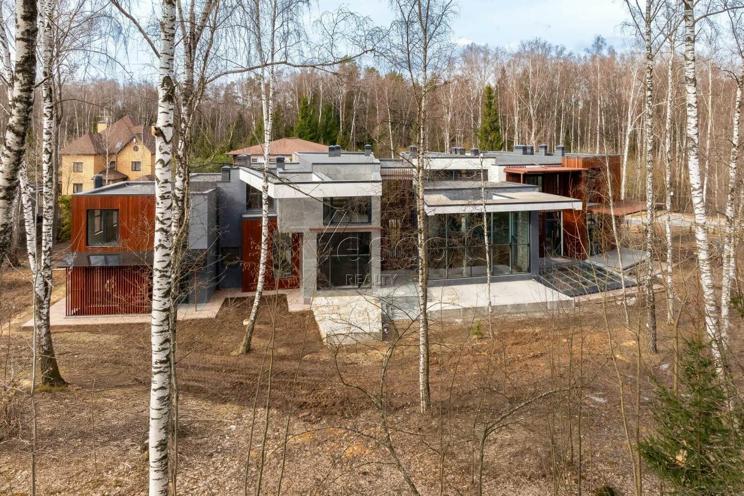2-этажный коттедж 1 400 м² без отделки