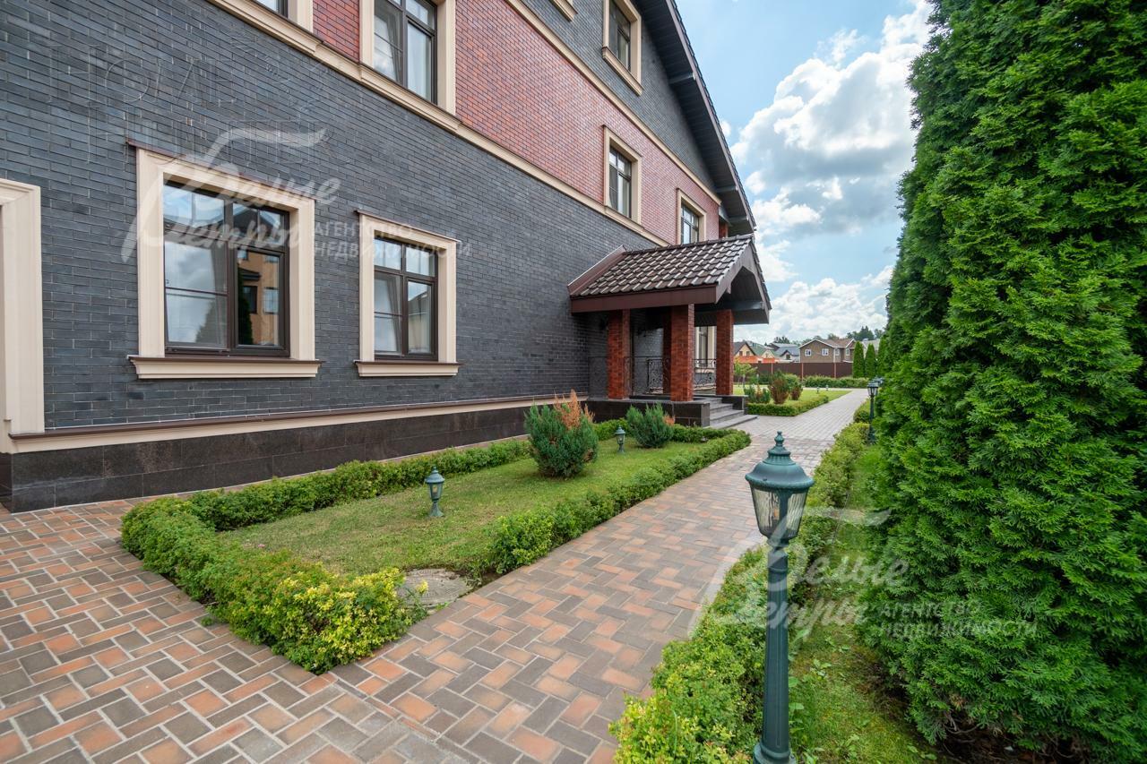 2-этажный коттедж 550 м² с отделкой