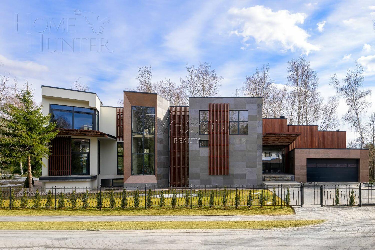2-этажный коттедж 1 400 м² без отделки