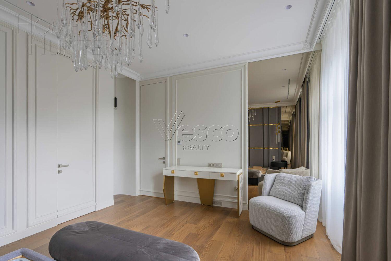 4-КОМН. КВАРТИРА С ОТДЕЛКОЙ 189 М² НА 4 ЭТАЖЕ