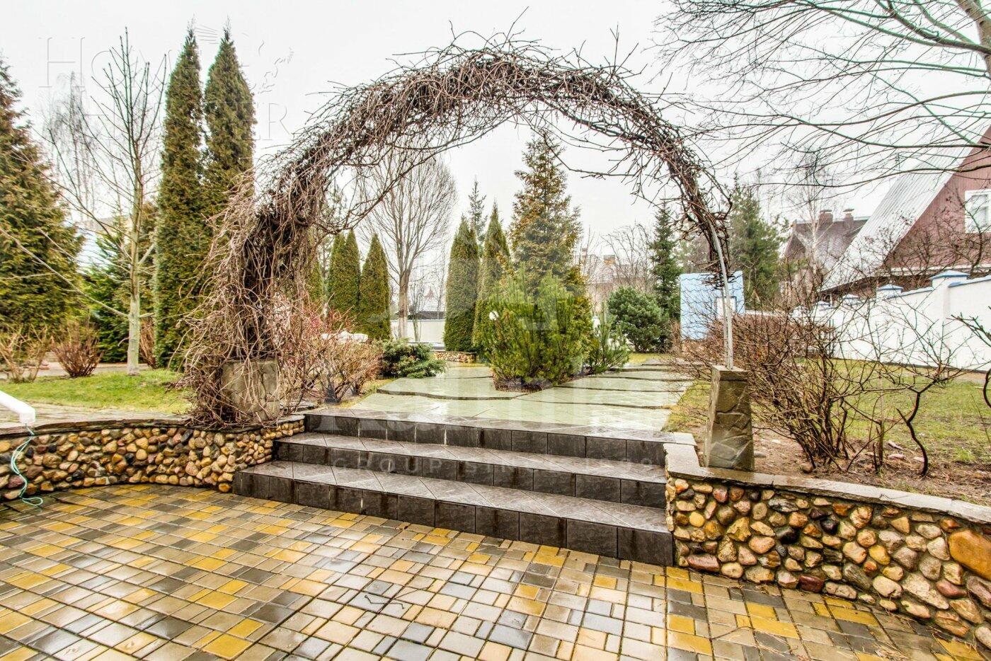 2-этажный коттедж 380 м² с отделкой