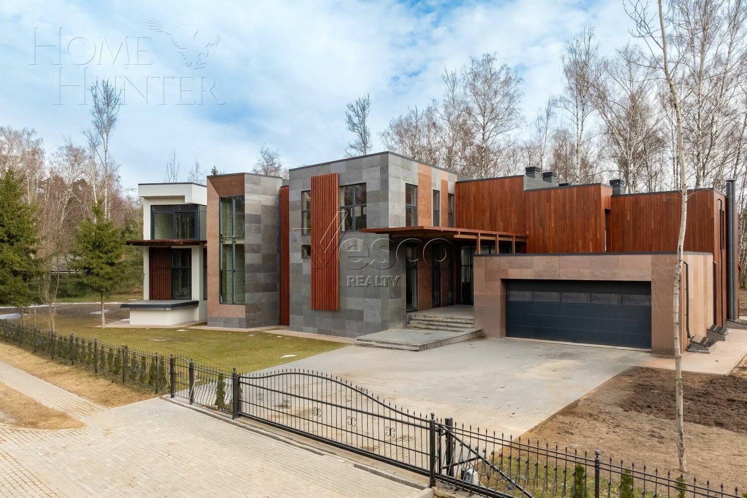 2-этажный коттедж 1 400 м² без отделки