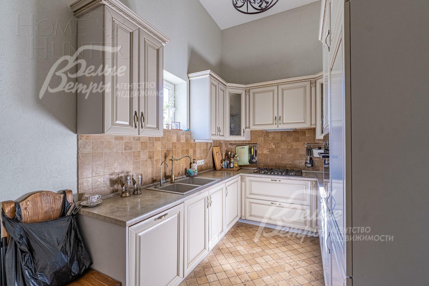 3-этажный коттедж 720 м² с отделкой