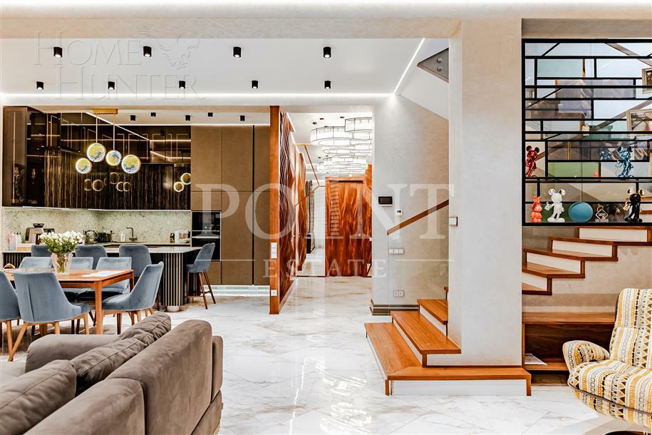 3-этажный таунхаус 410 м² с отделкой