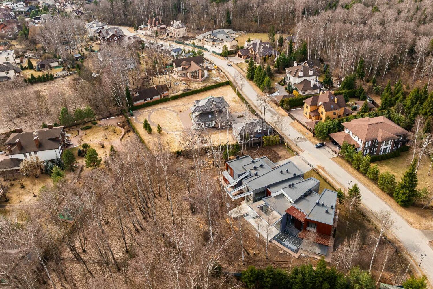 2-этажный коттедж 1 400 м² без отделки