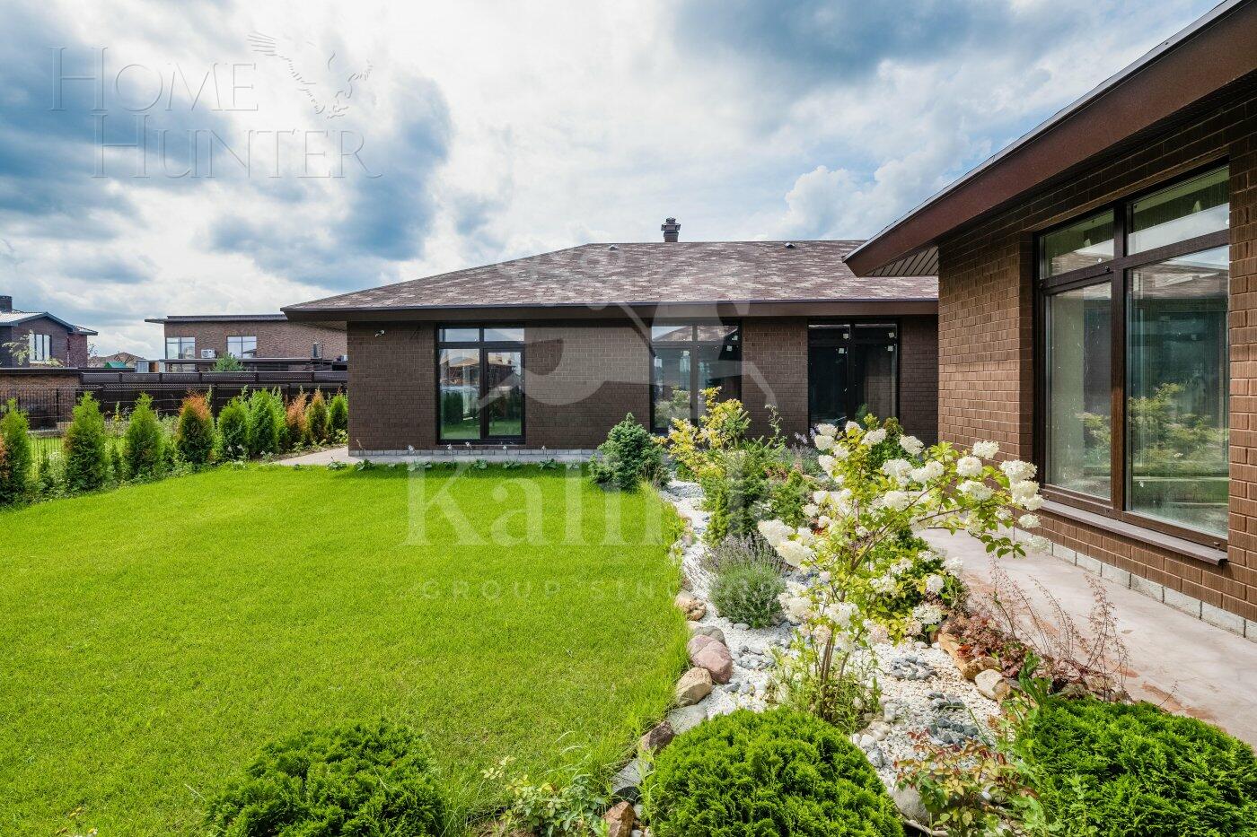 1-этажный коттедж 520.9 м² без отделки