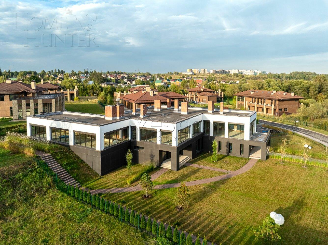 2-этажный коттедж 940 м² без отделки