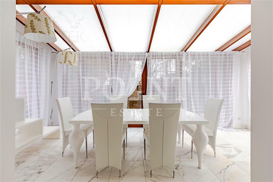 3-этажный таунхаус 335 м² с отделкой