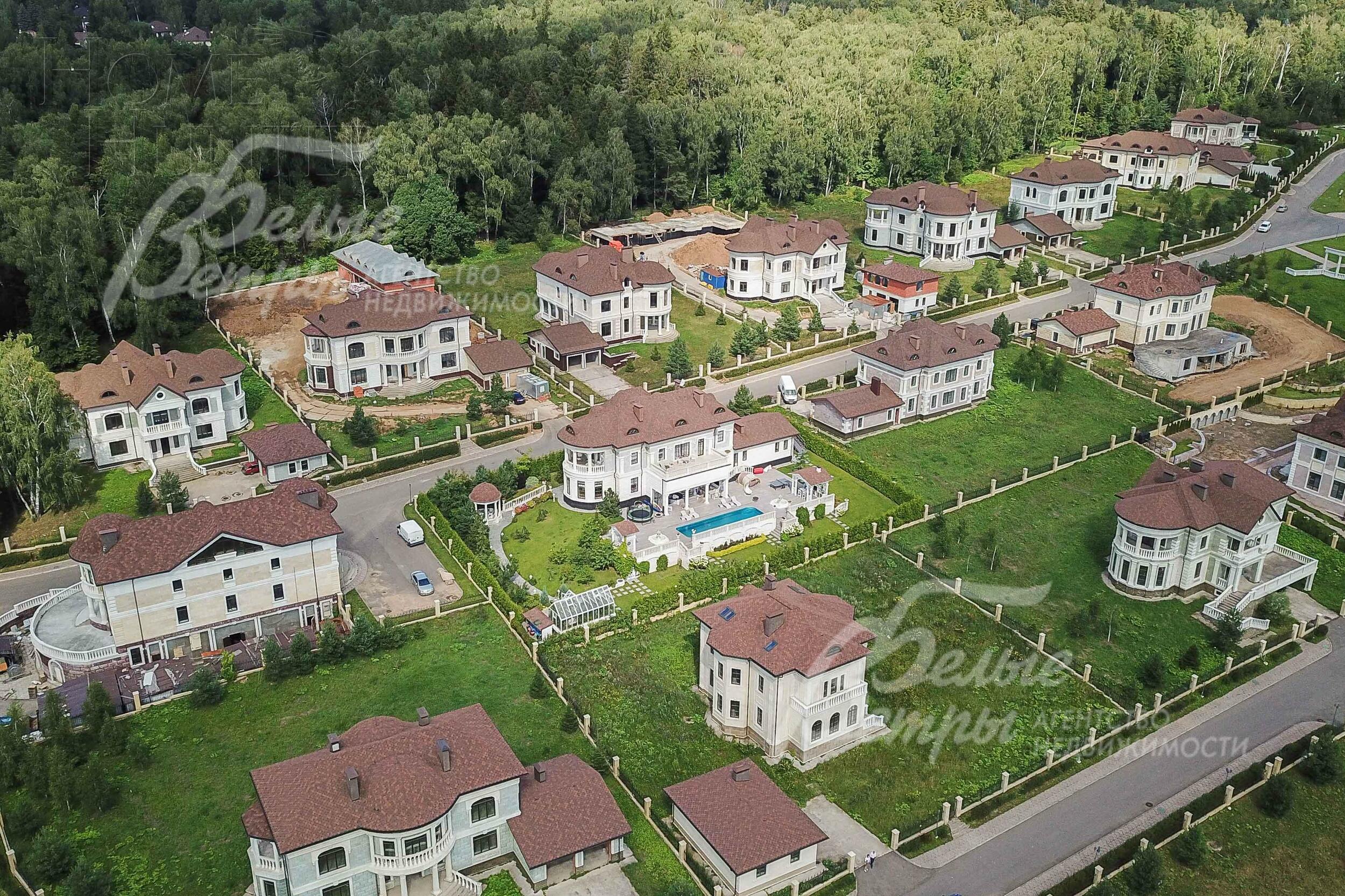 3-этажный коттедж 1 319 м² без отделки