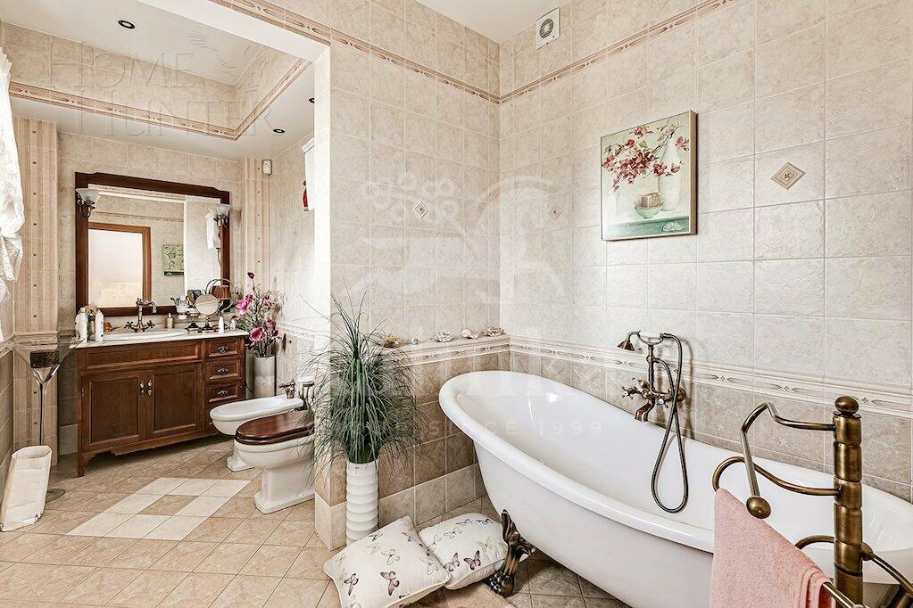 2-этажный коттедж 320 м² с отделкой