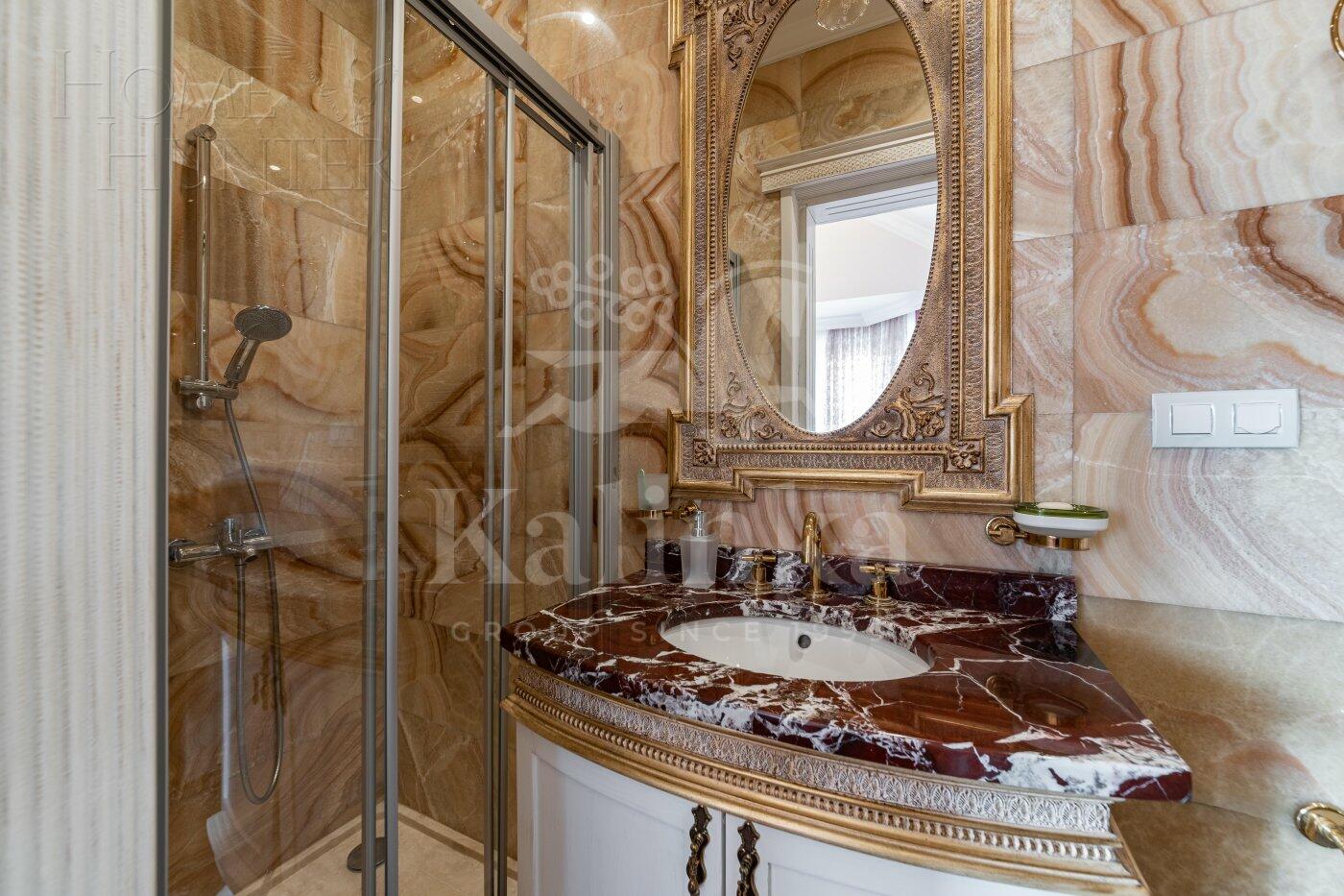 3-этажный таунхаус 400 м² с отделкой