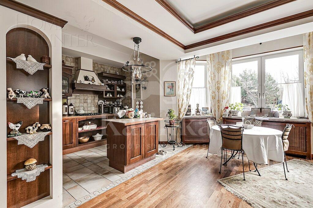 2-этажный коттедж 320 м² с отделкой