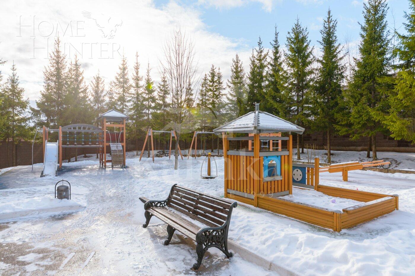 3-этажный таунхаус 400 м² с отделкой