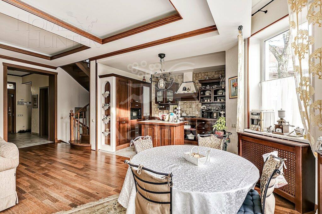 2-этажный коттедж 320 м² с отделкой