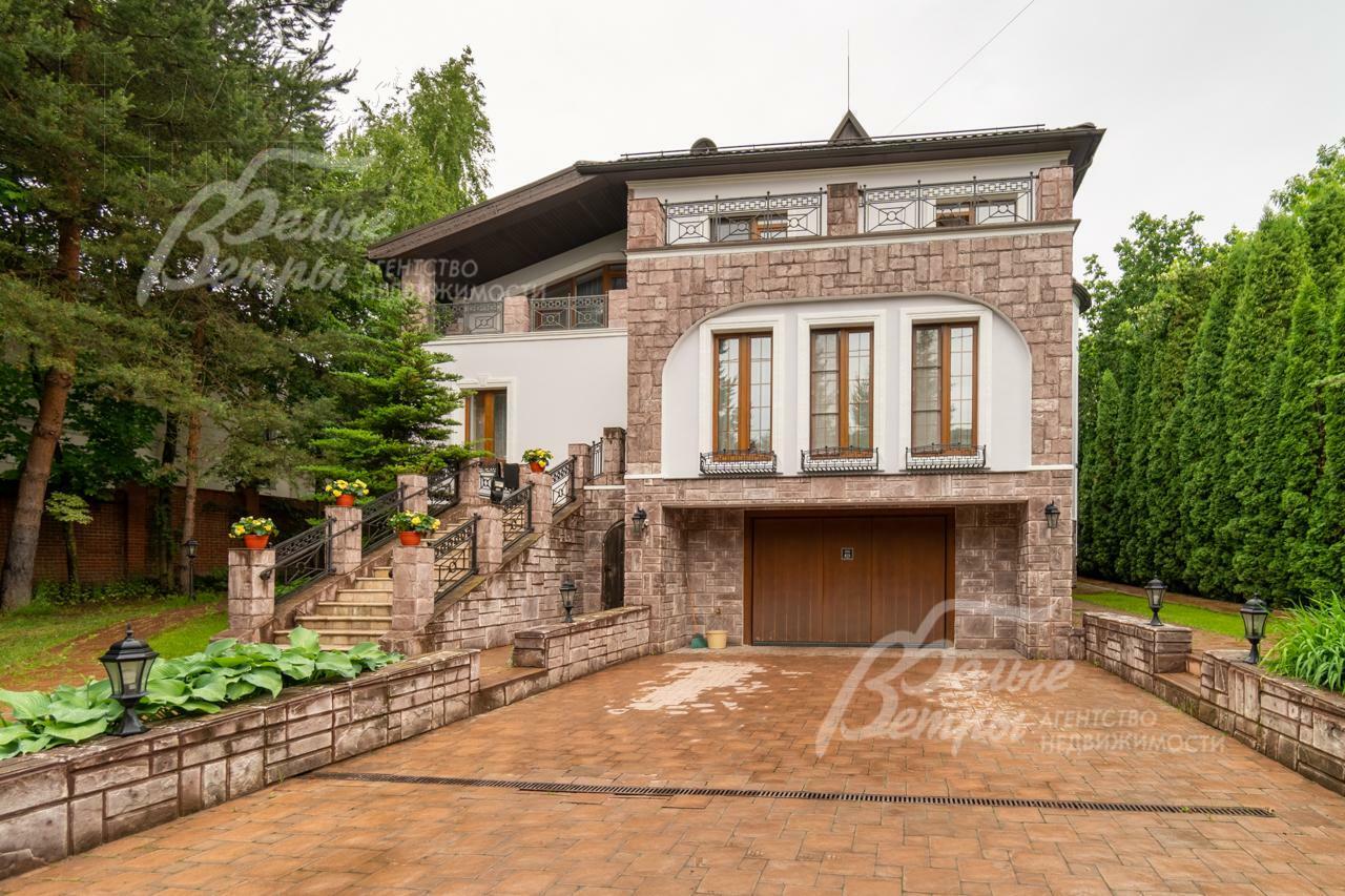 3-этажный коттедж 746 м² с отделкой