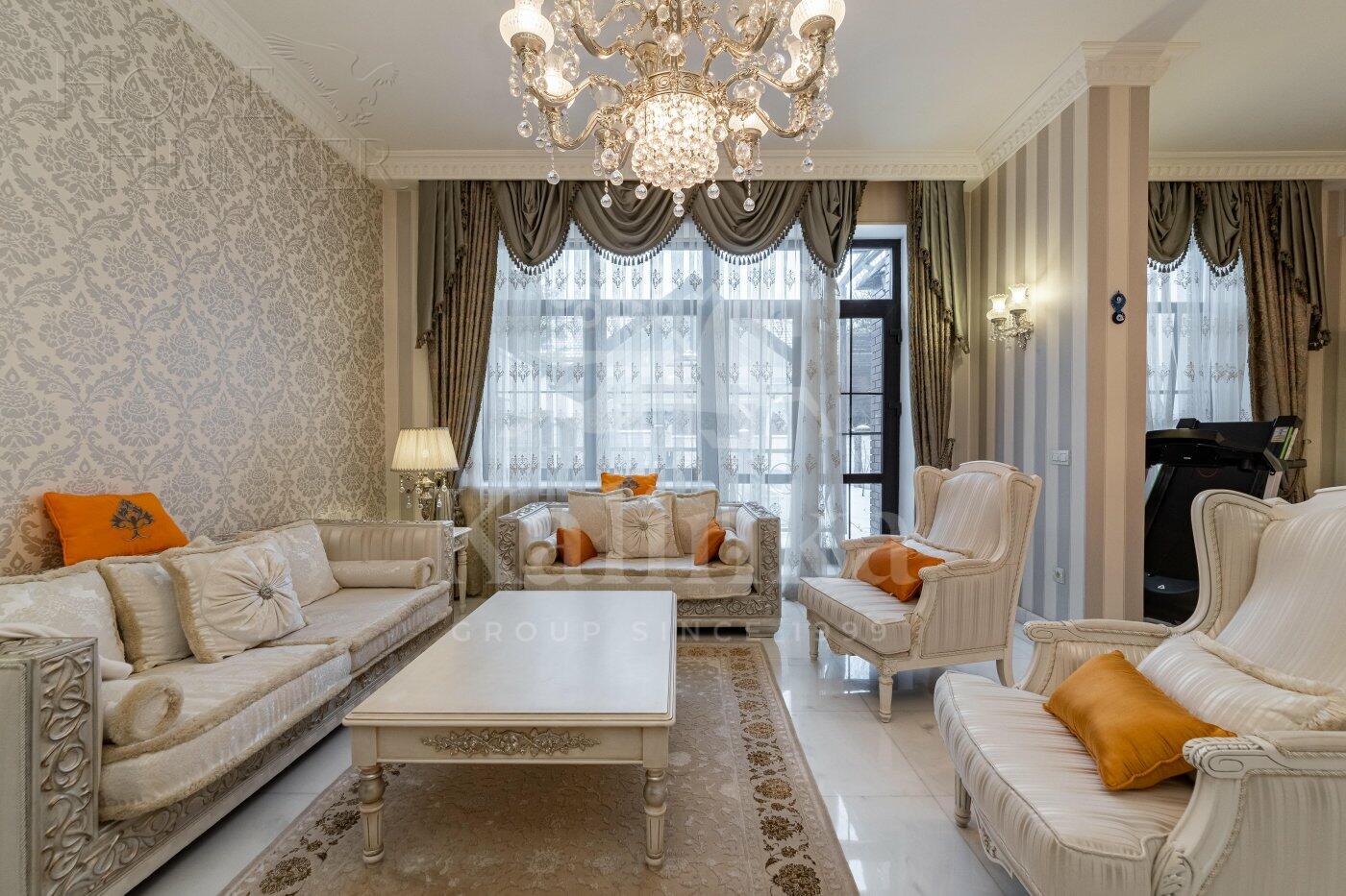 3-этажный таунхаус 400 м² с отделкой