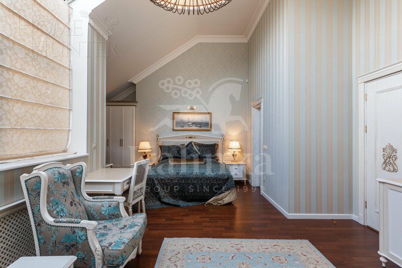 3-этажный таунхаус 400 м² с отделкой