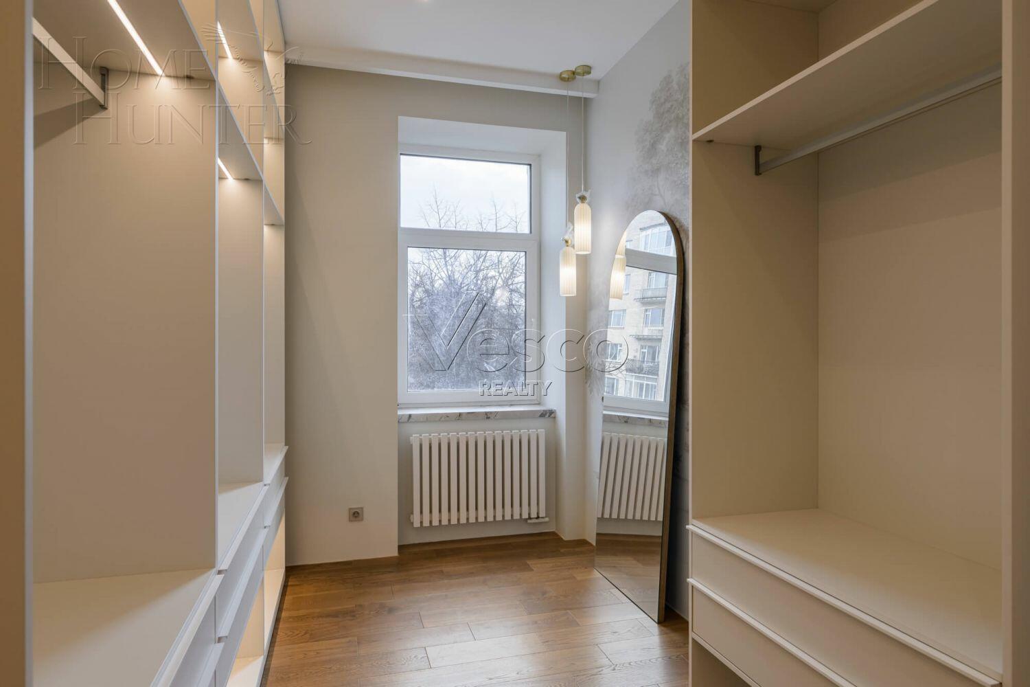 4-КОМН. КВАРТИРА С ОТДЕЛКОЙ 189 М² НА 4 ЭТАЖЕ