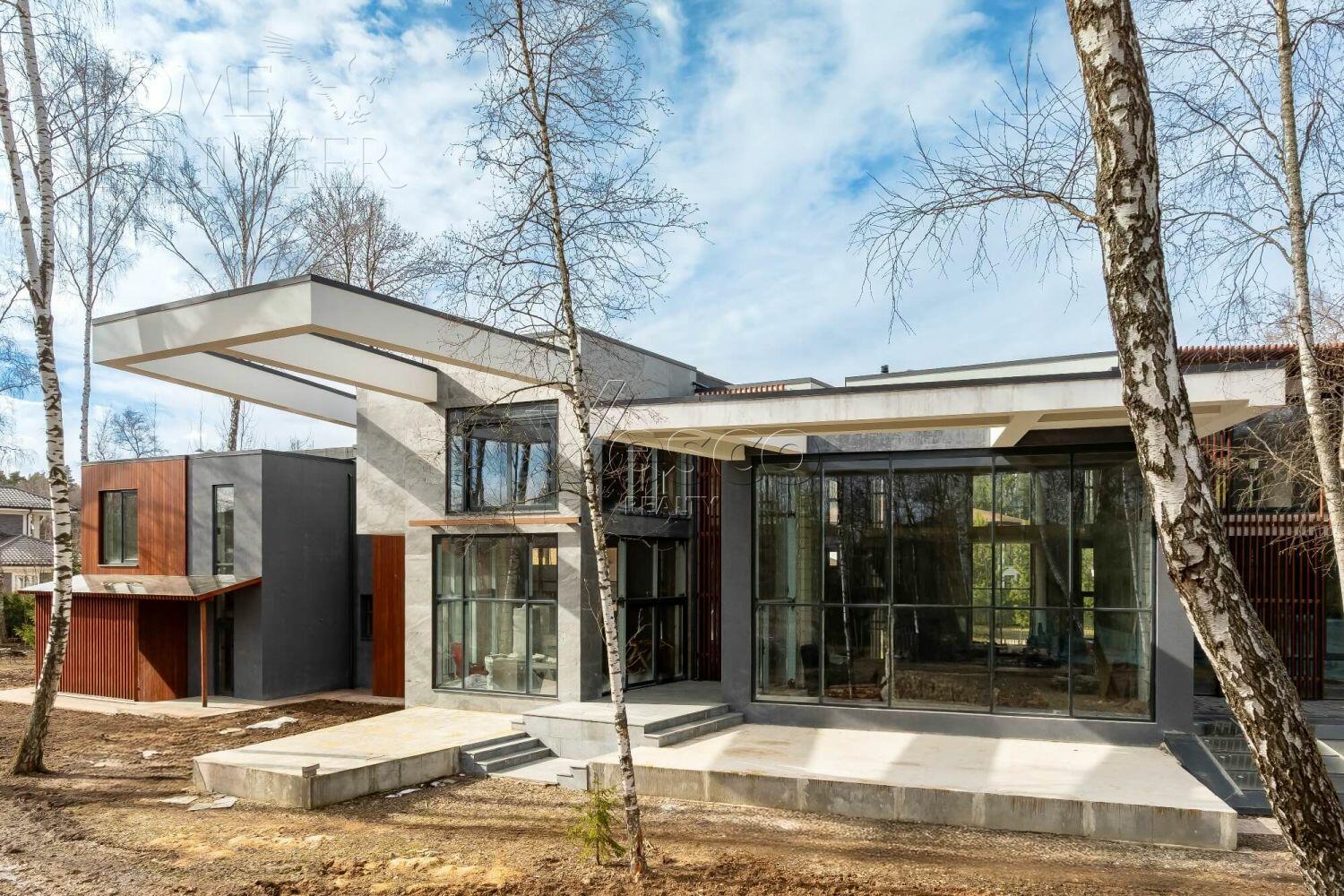 2-этажный коттедж 1 400 м² без отделки