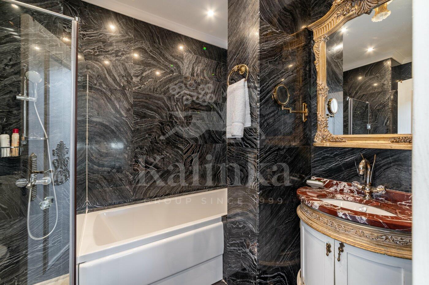 3-этажный таунхаус 400 м² с отделкой