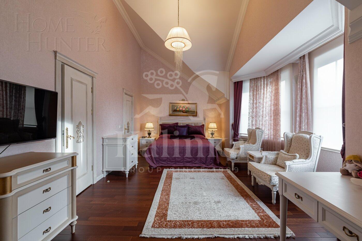 3-этажный таунхаус 400 м² с отделкой