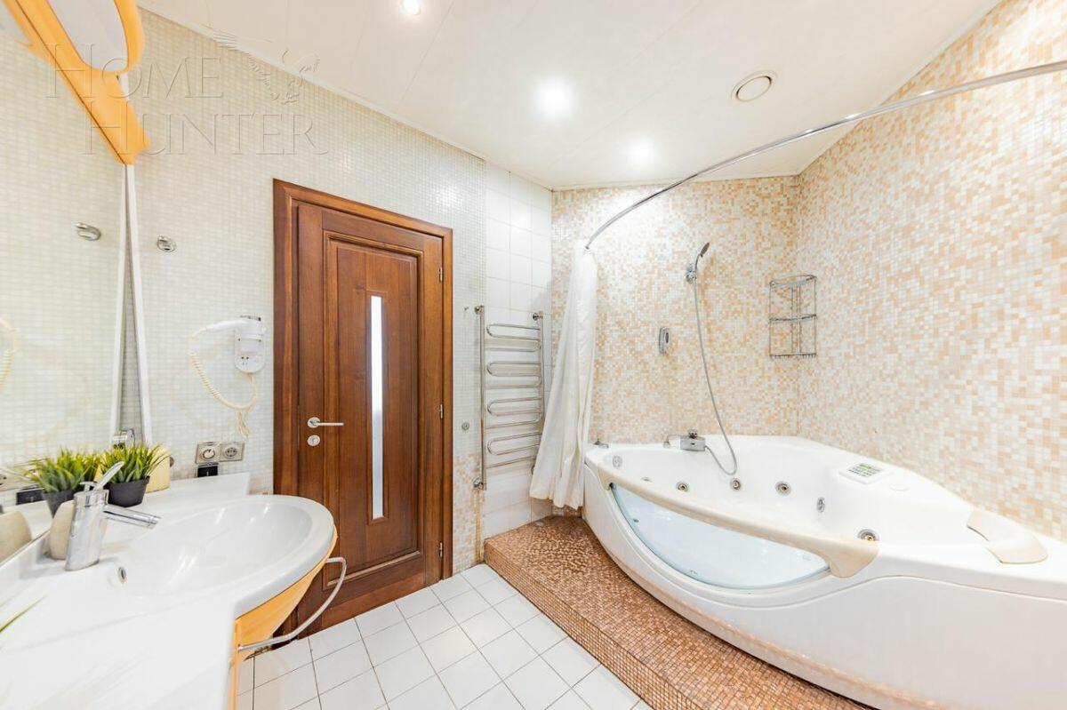 6-этажный коттедж 1 200 м² с отделкой