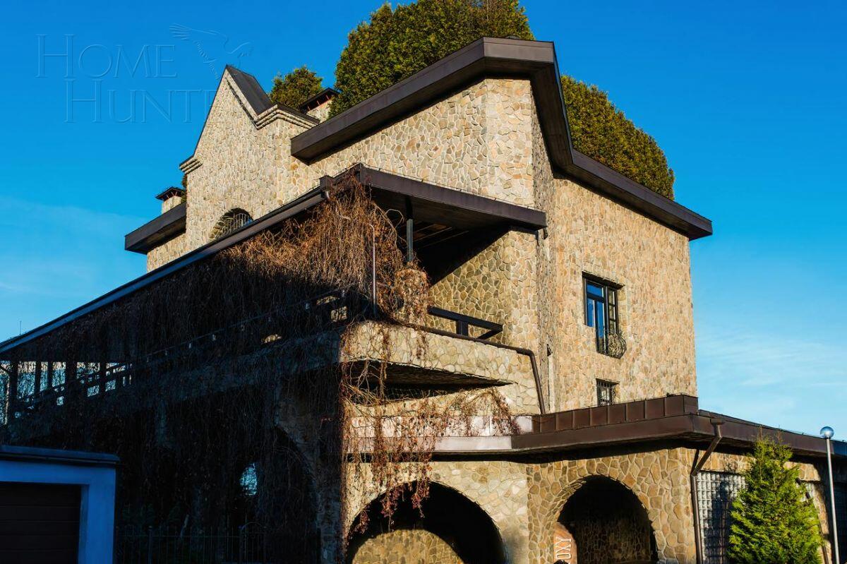 6-этажный коттедж 1 200 м² с отделкой