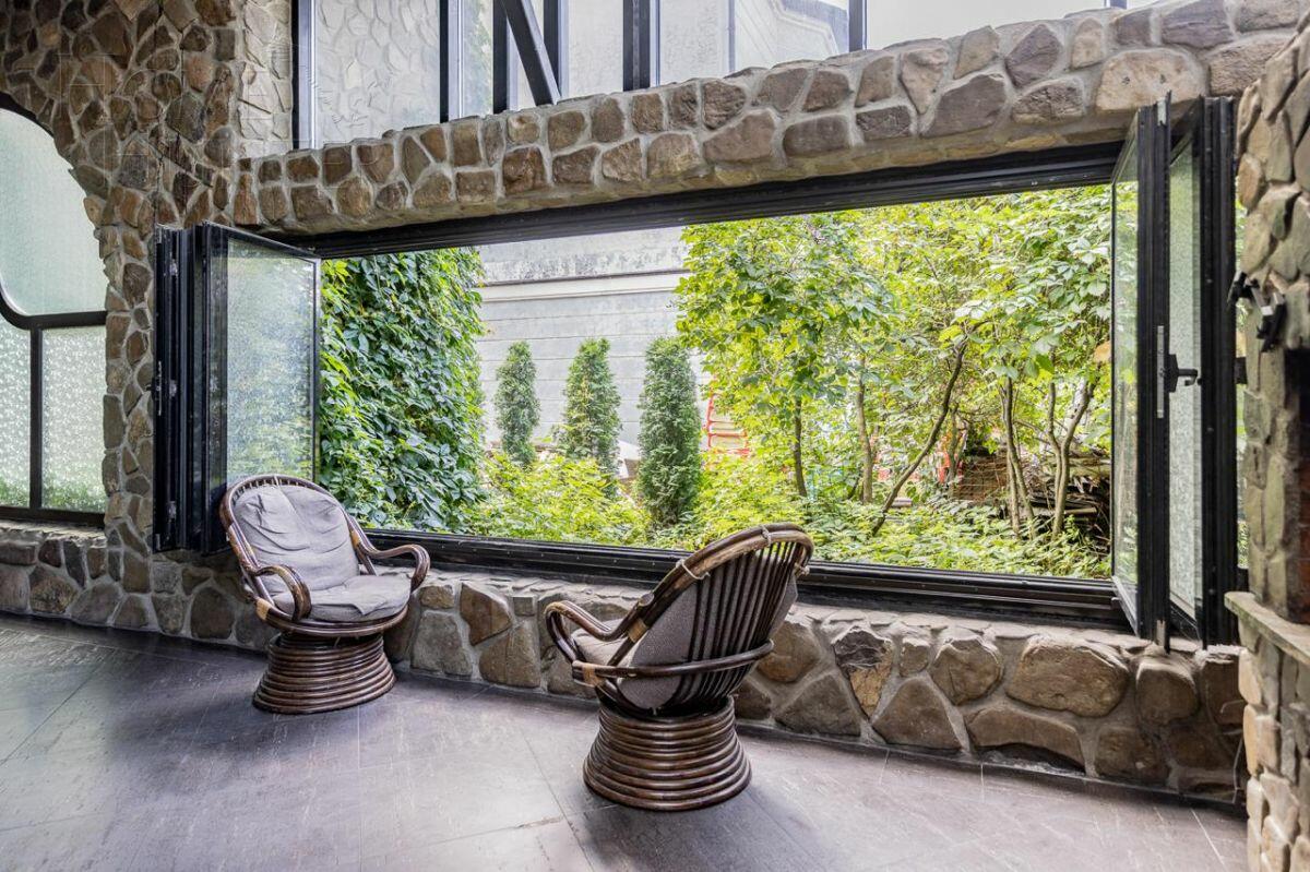 6-этажный коттедж 1 200 м² с отделкой