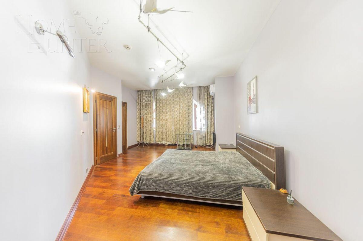 6-этажный коттедж 1 200 м² с отделкой