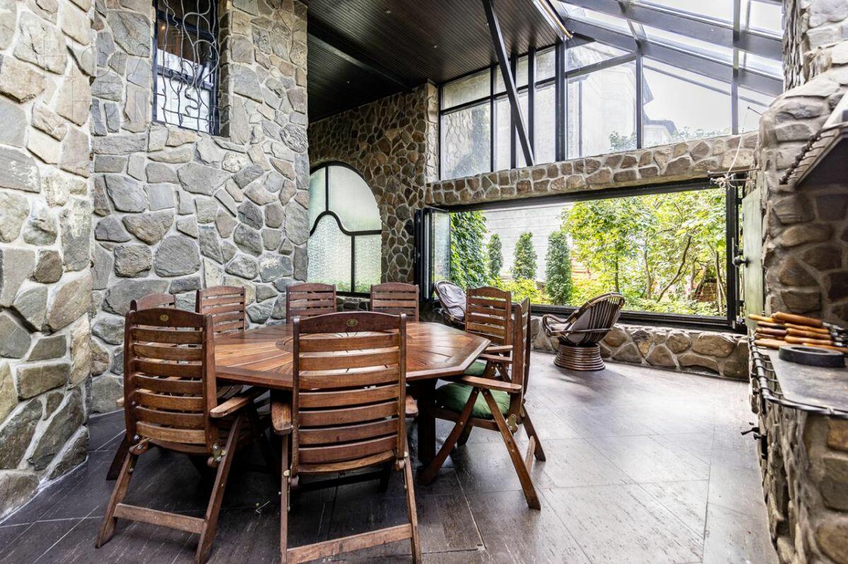 6-этажный коттедж 1 200 м² с отделкой