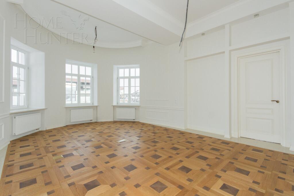 2-этажный коттедж 1 318.43 м² с отделкой