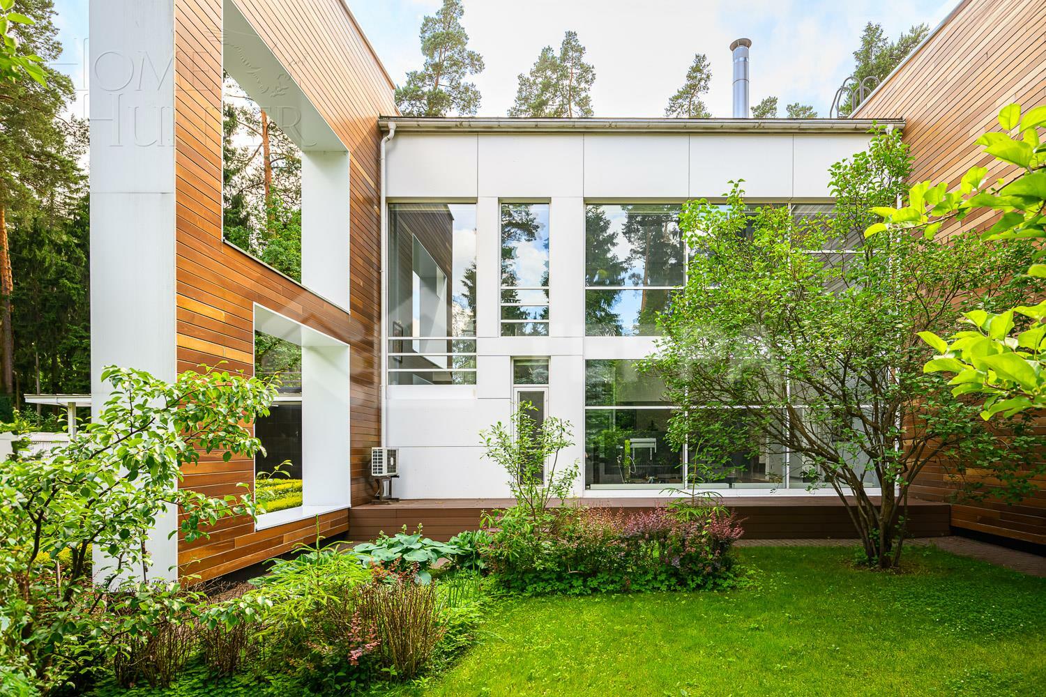 2-этажный коттедж 1 328 м² с отделкой