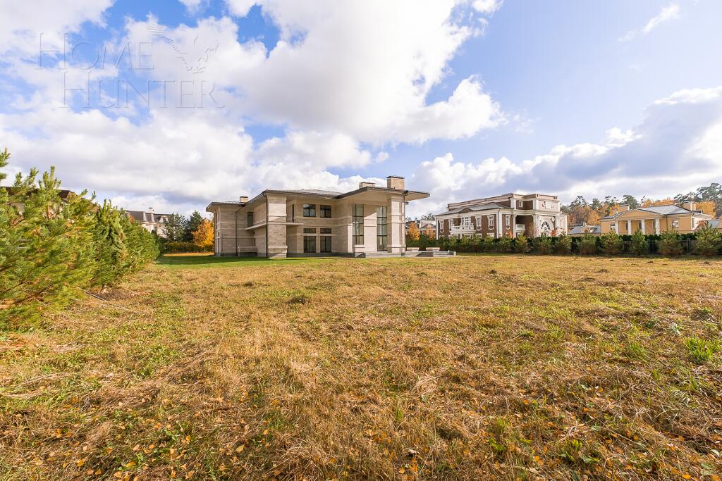 2-этажный коттедж 949 м² без отделки
