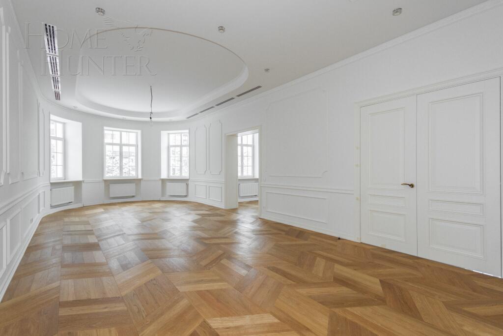 2-этажный коттедж 1 318.43 м² с отделкой