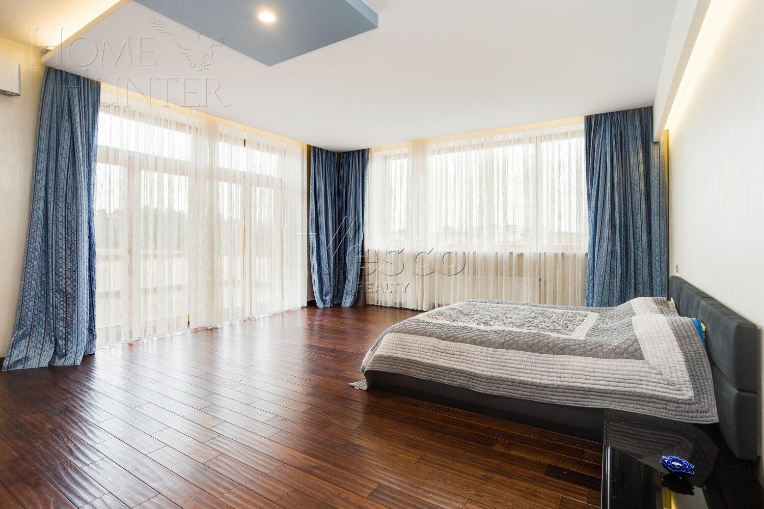 2-этажный коттедж 650 м² с отделкой