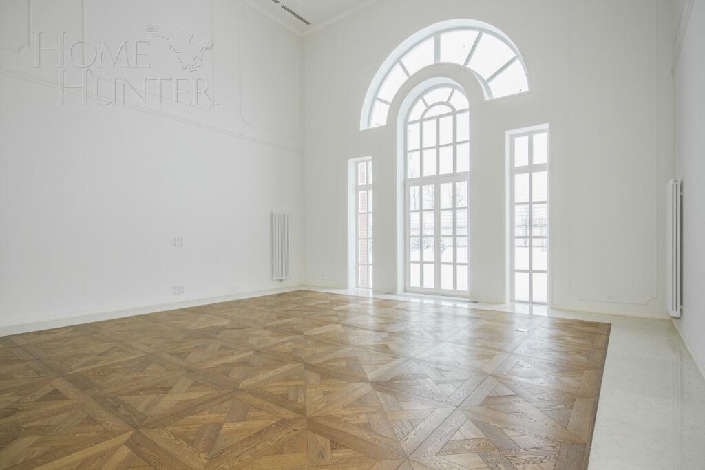 2-этажный коттедж 1 318.43 м² с отделкой