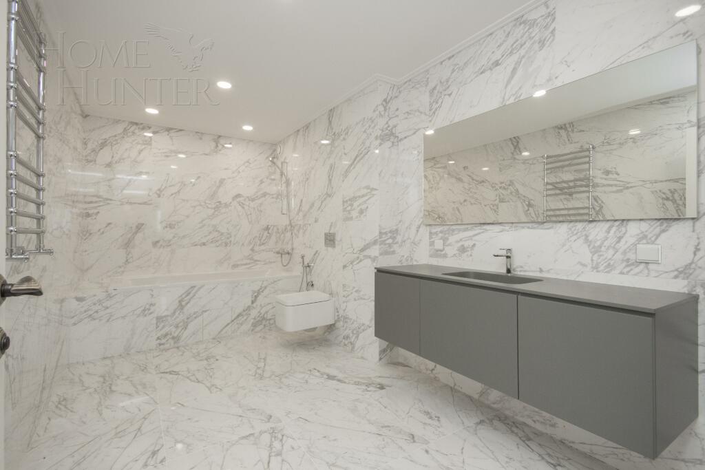 2-этажный коттедж 1 318.43 м² с отделкой