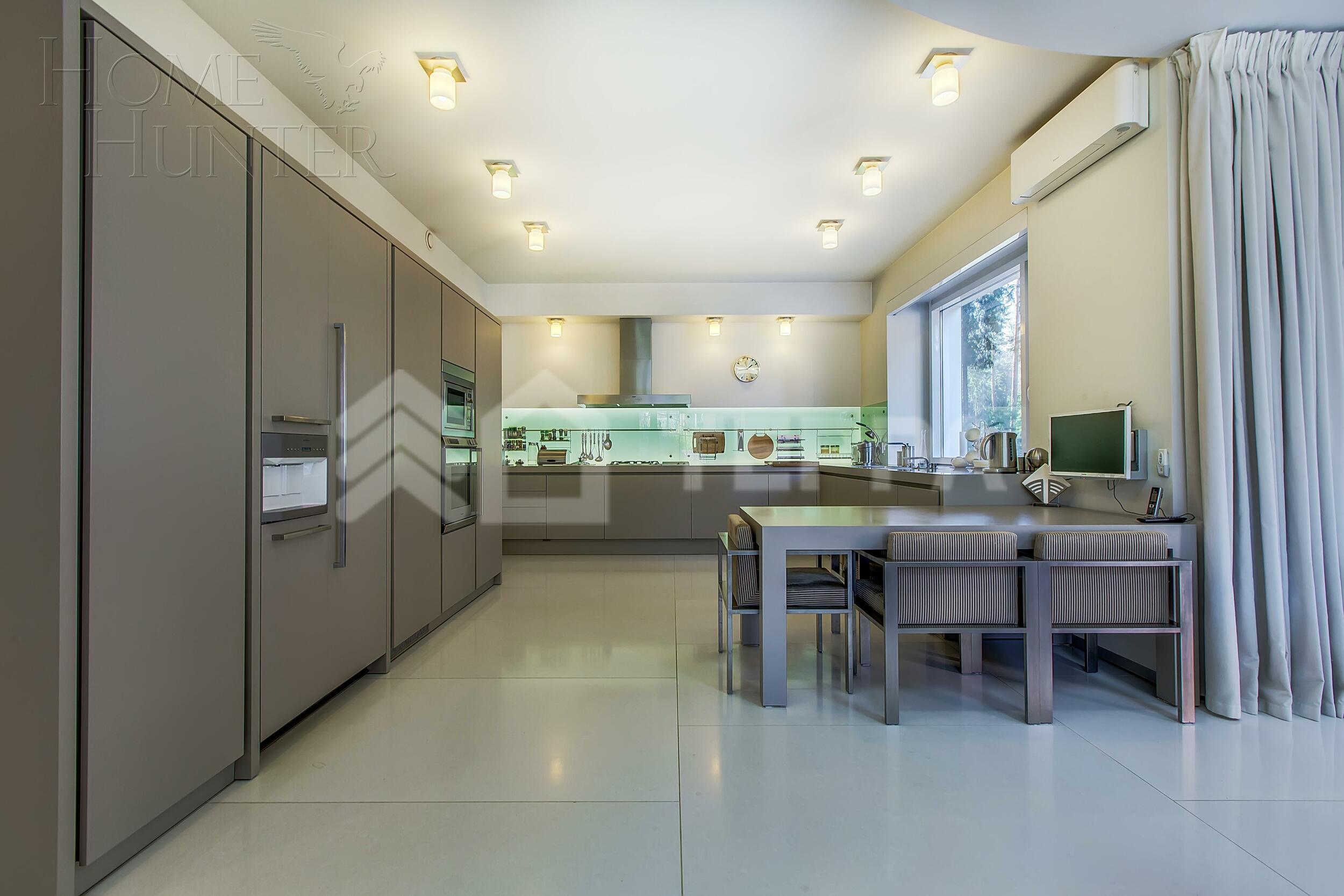 2-этажный коттедж 1 328 м² с отделкой