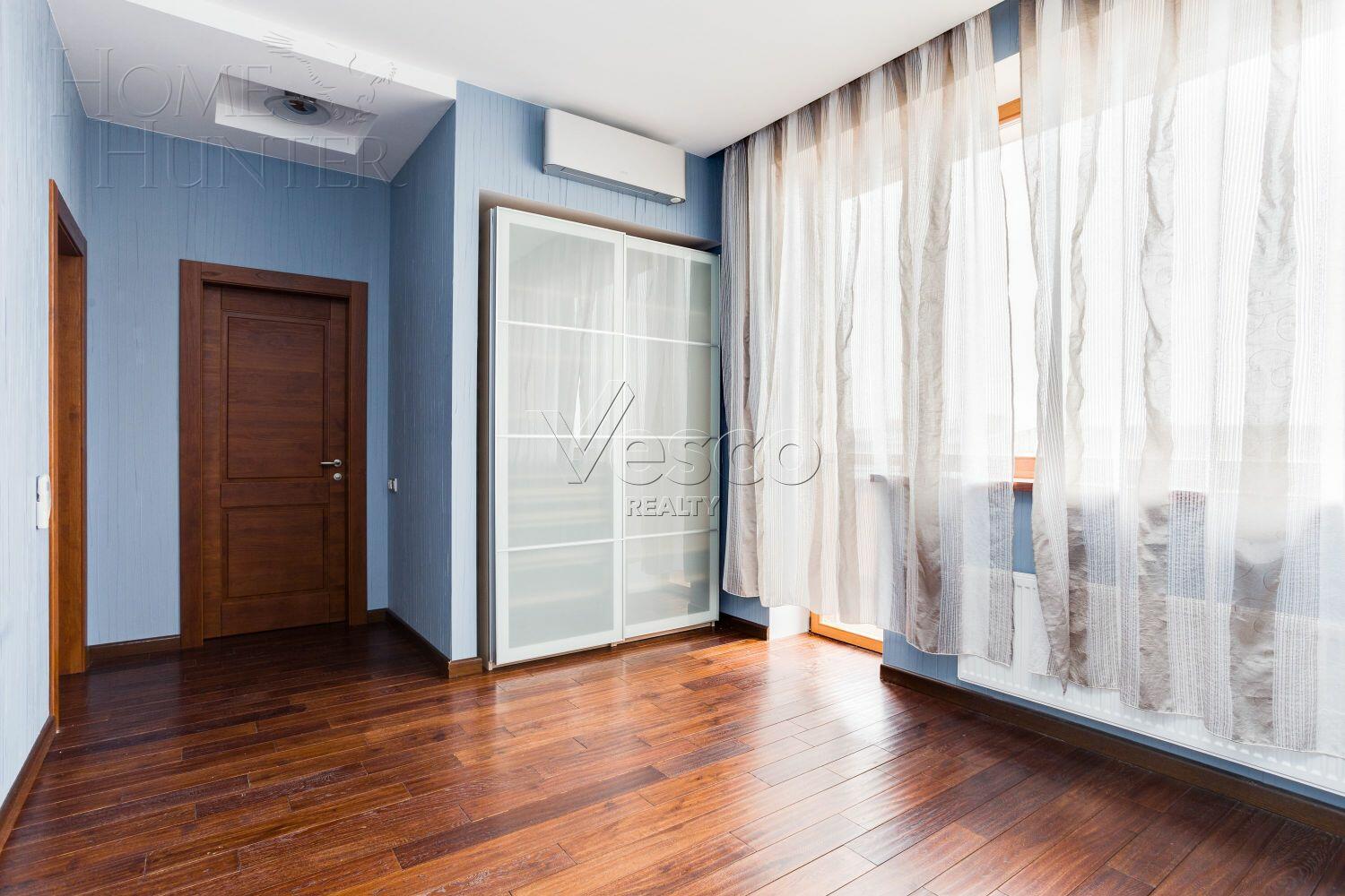 2-этажный коттедж 650 м² с отделкой