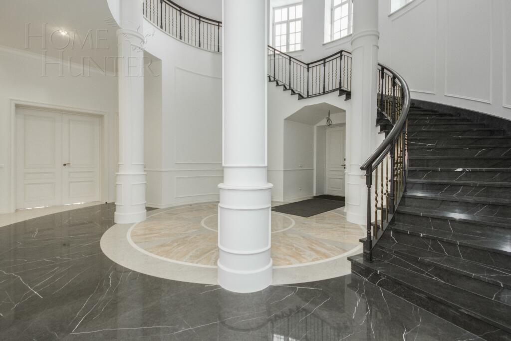 2-этажный коттедж 1 318.43 м² с отделкой